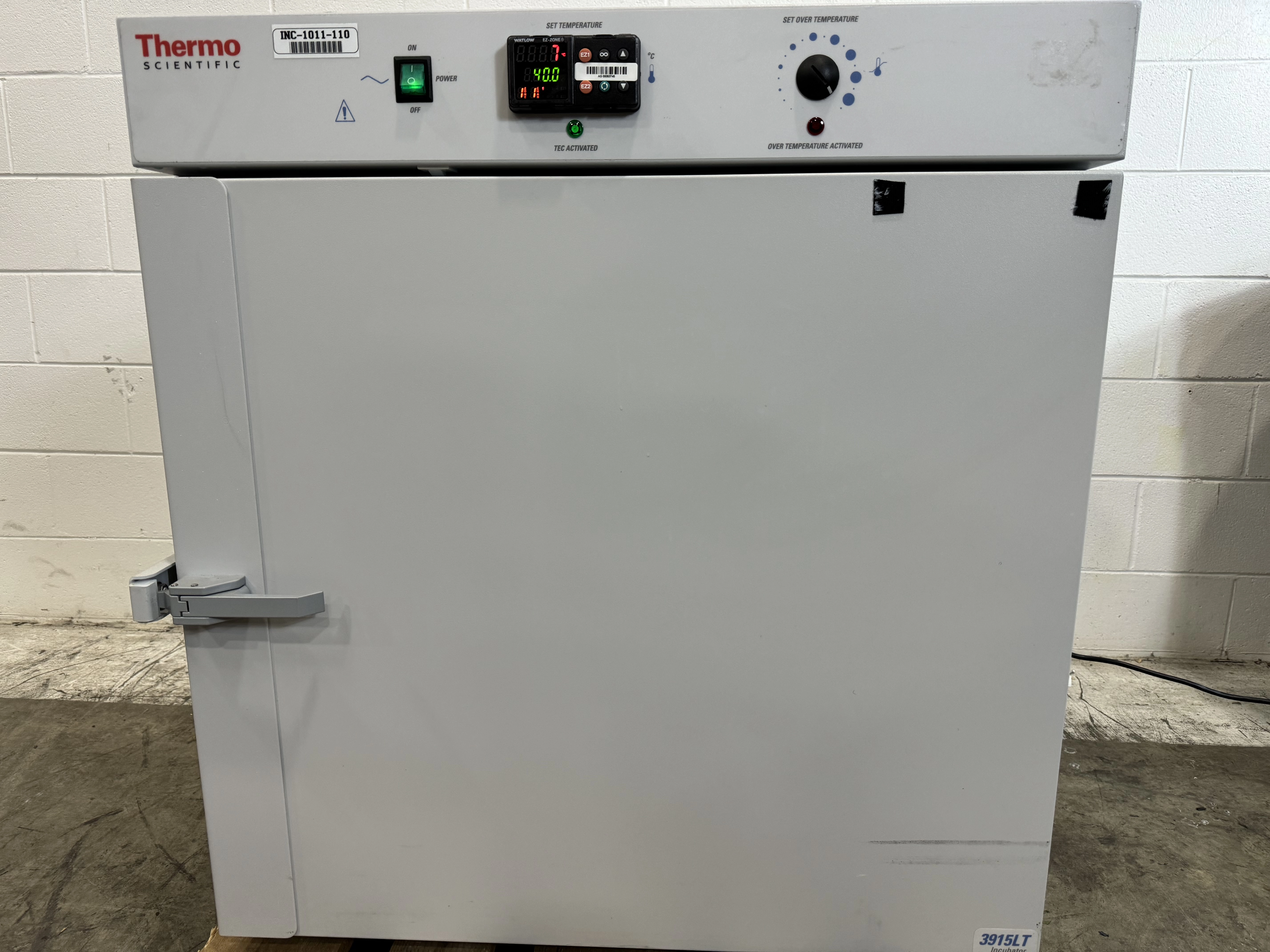 Thermo Scientific 3915LT - Peltier Cooled Incubator, 185L, No Lighting - ST138252