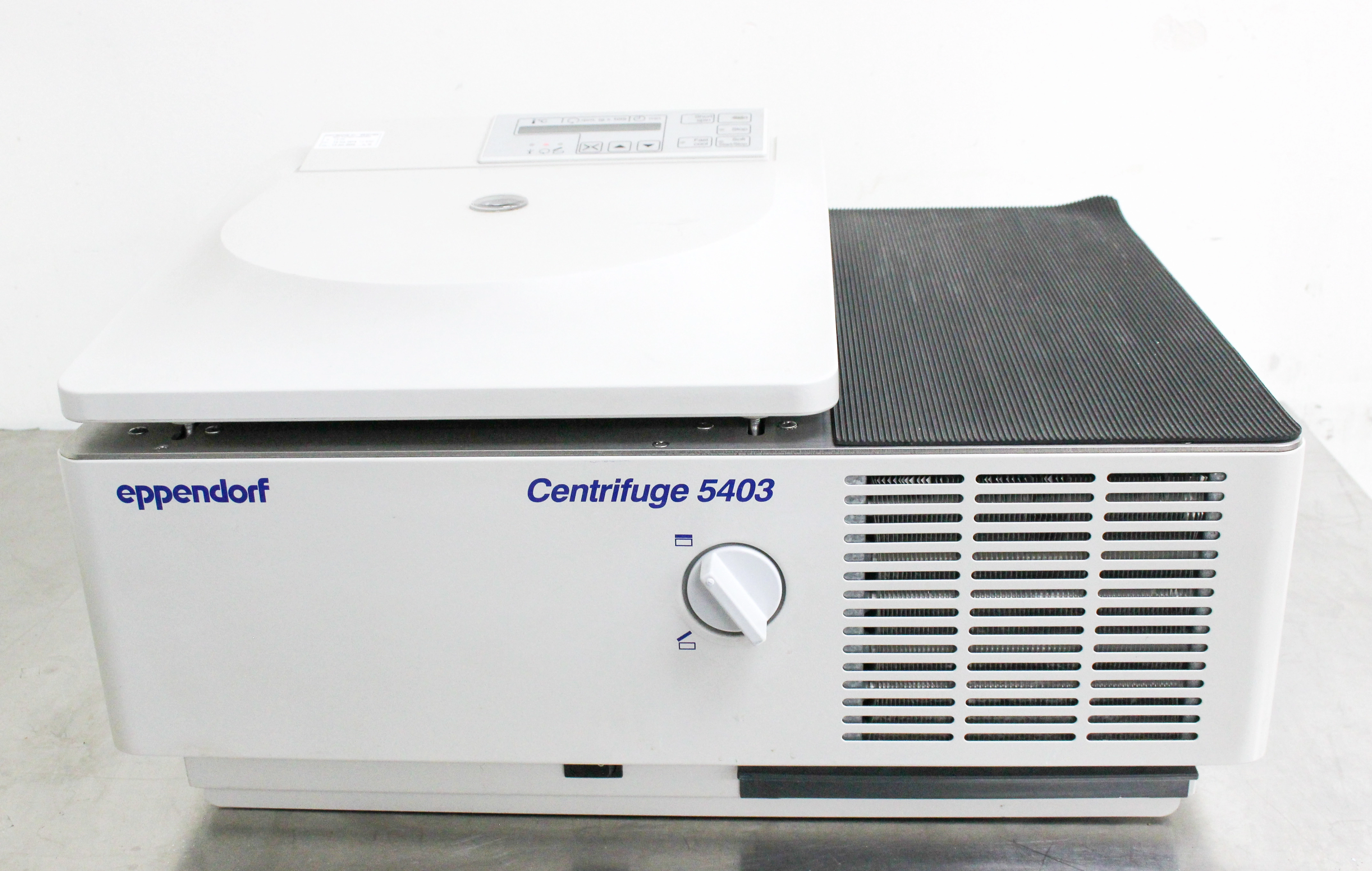 Eppendorf Benchtop Refrigerated Centrifuge Model 5403 with Rotor 16F24-11 - 3373515