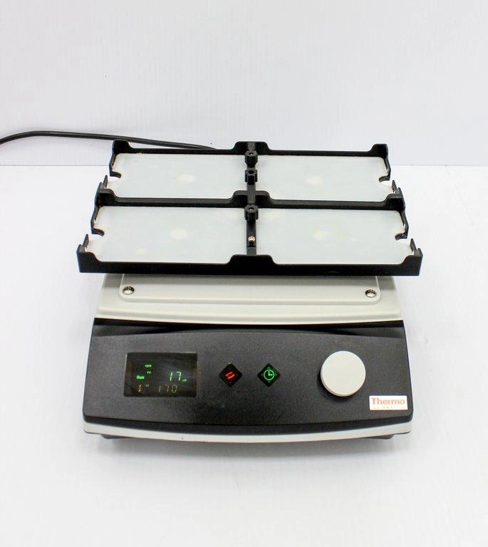 Thermo Scientific Compact Digital Microplate Shaker 88880023 - 3377136