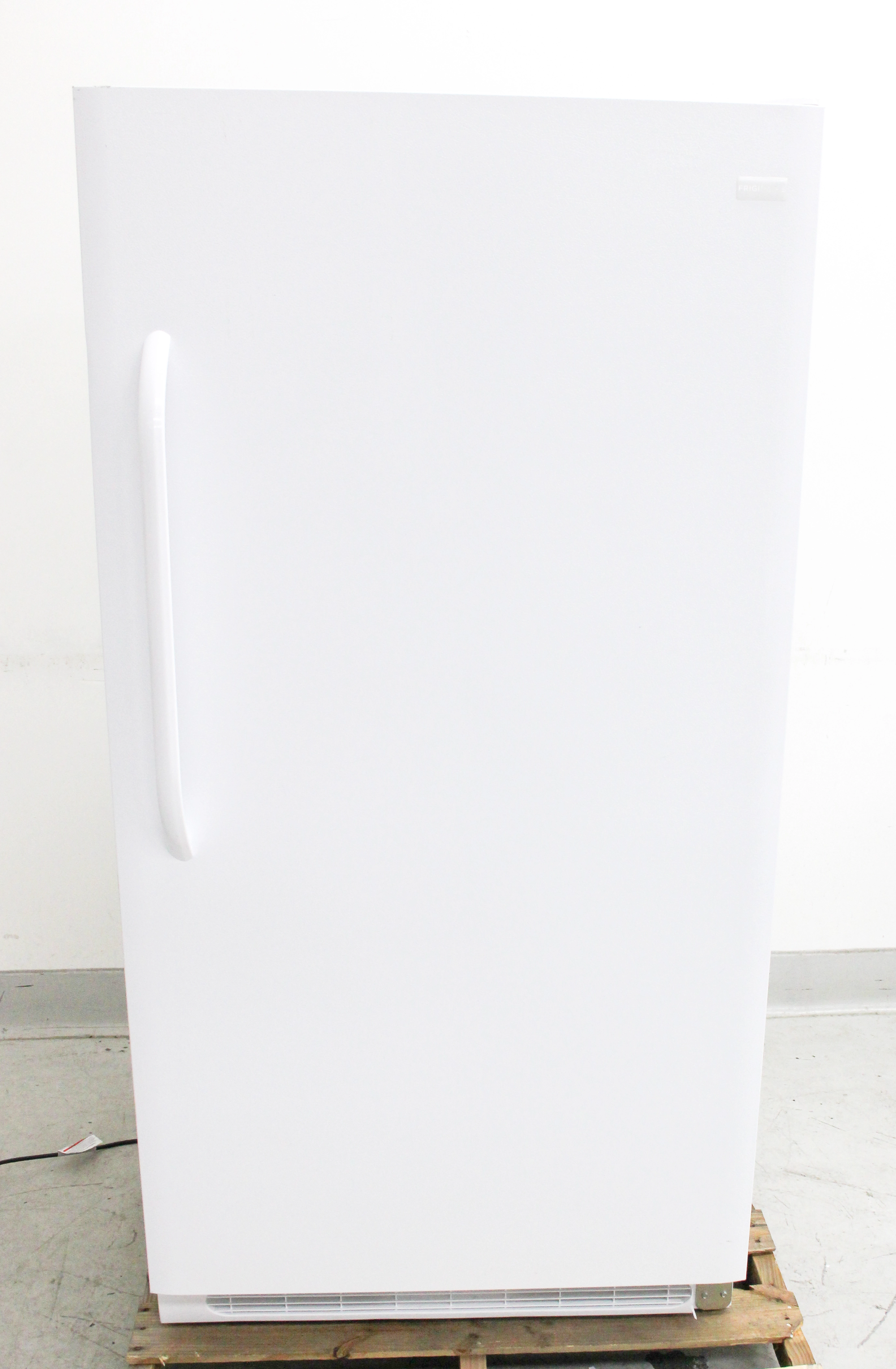 Frigidaire 16.63-cu ft Upright Refrigerator (White) - 3373950