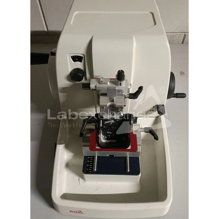 Leica RM 2235 MicrotomeLeica RM 2235 Microtome