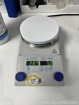 Lot 29 Listing# 1005957 Fisherbrand Isotemp RT AVCD HPS230v Magnetic Stirrer and Hot Plate