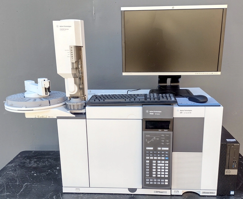 7890B GC Gas Chromatograph with 220 Ion Trap GC/MS