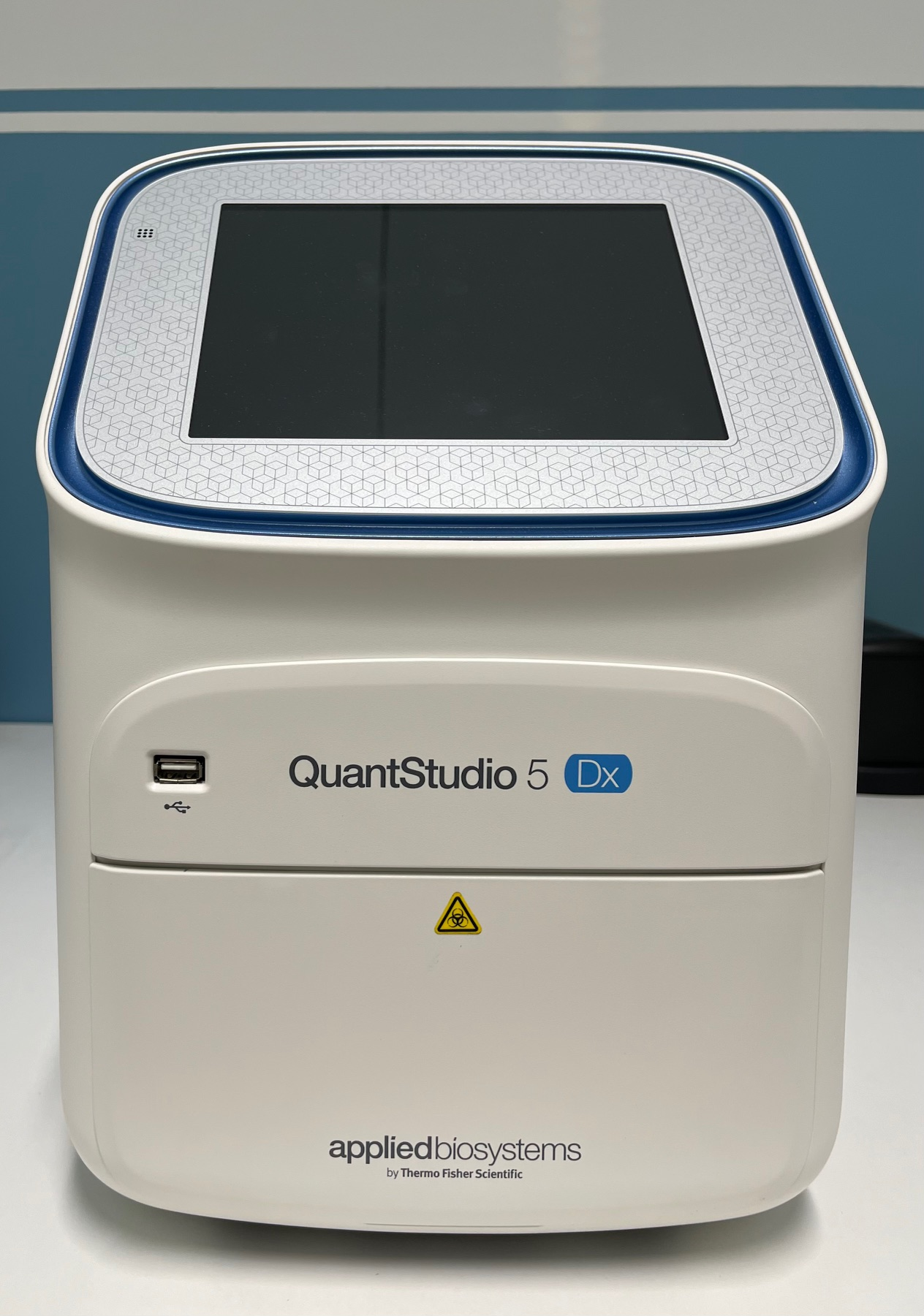 GREAT DEAL! QuantStudio 5 Dx Real-Time PCR System 96-well Block (CE-IVD,IVDR)