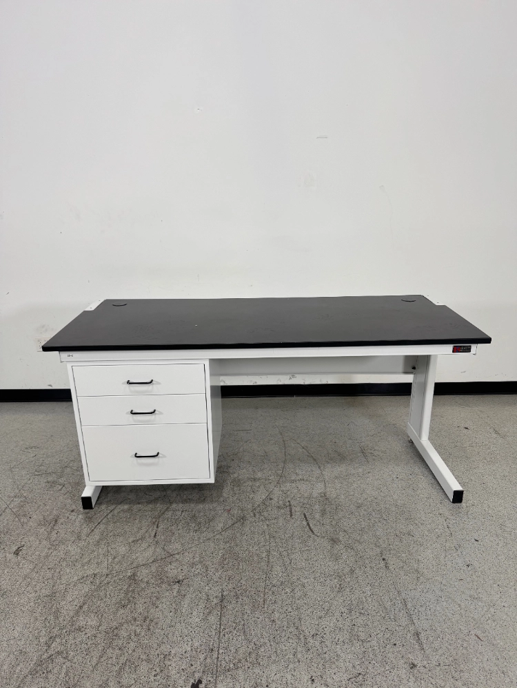 Kewaunee Evolution 6' Lab Bench