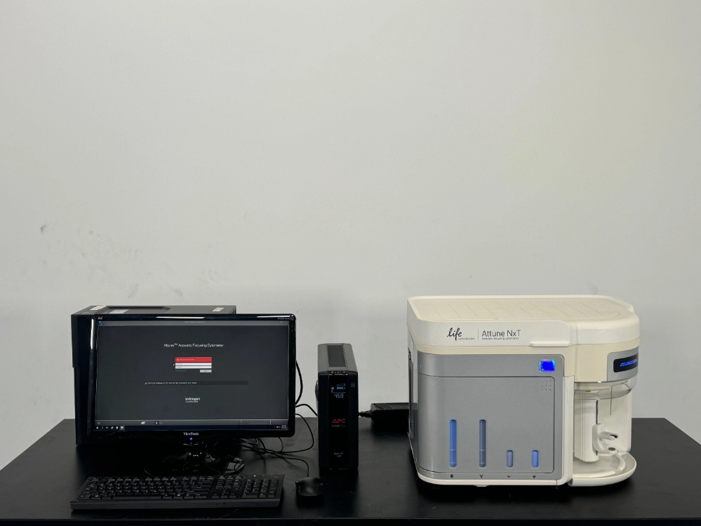 Life Technologies Attune Nxt Acoustic Focusing Cytometer