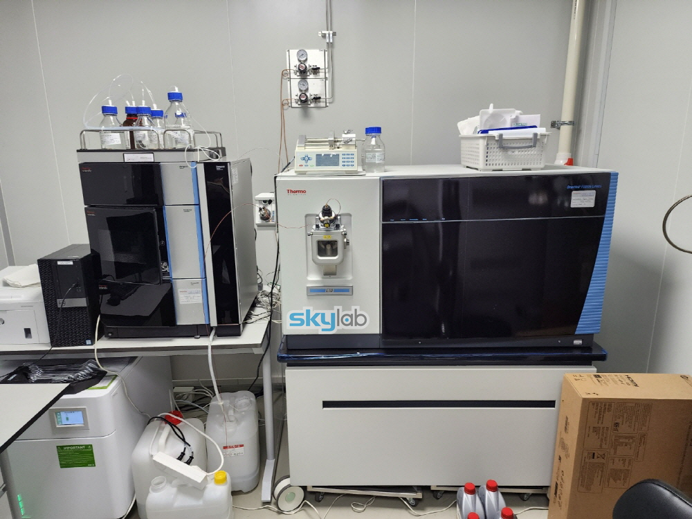 Thermo Orbitrap Fusion Lumos/ Vanquish HPLC