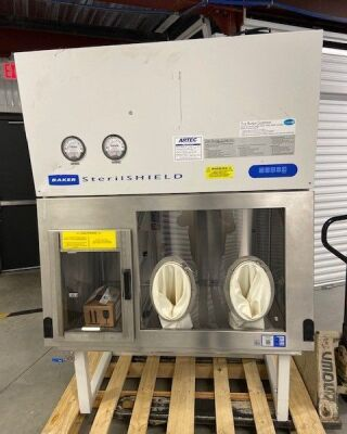 Baker SterilSHIELD® Compounding Aseptic Isolator (CAI), Model SS400 