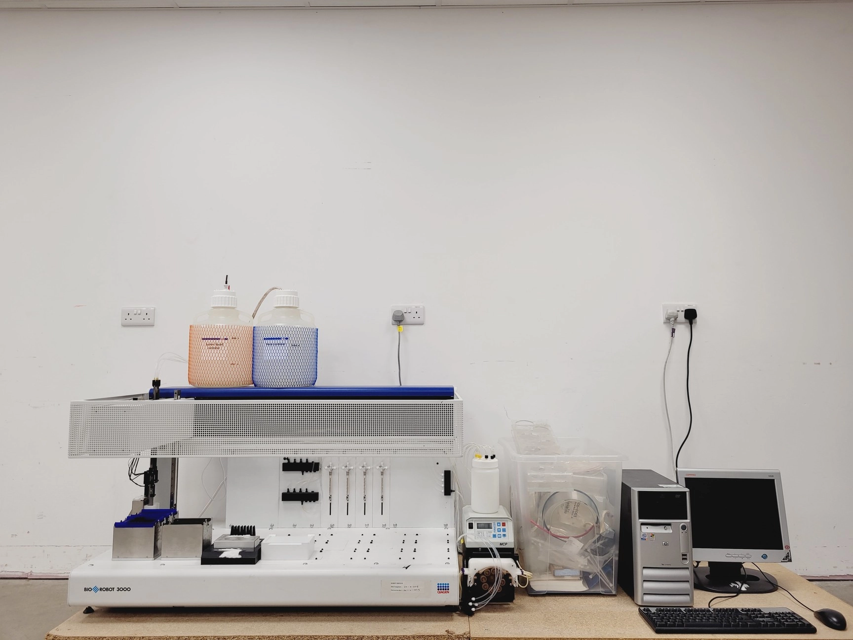 Qiagen BioRobot 3000 Molecular Biology Workstation for Sample Preparation Lab