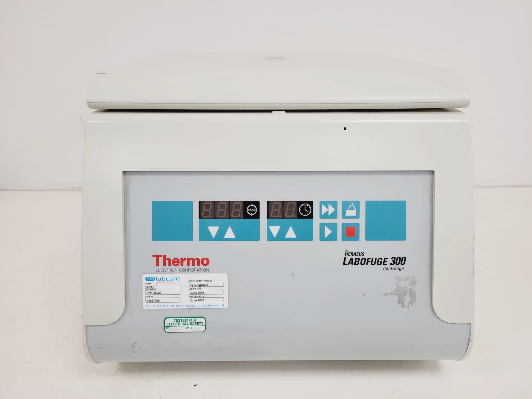 Thermo Electron Corporation Labofuge 300 Heraeus Centrifuge with Rotor Lab