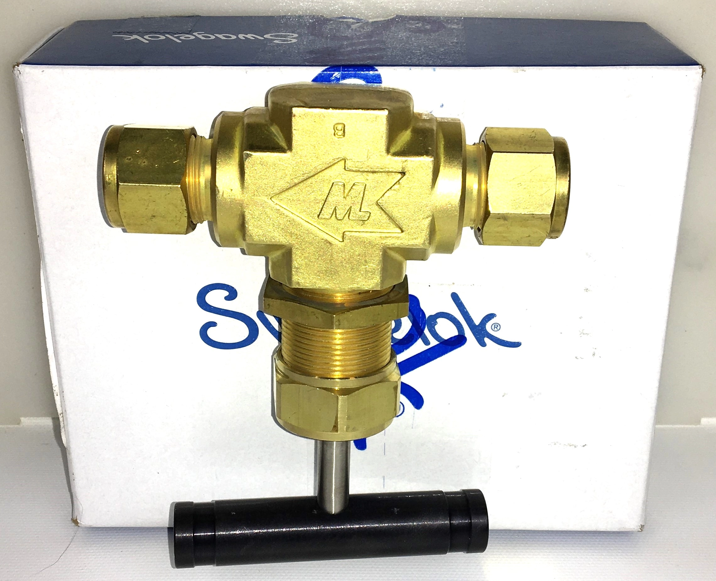 Swagelok B-18VS8 Brass Integral Bonnet Needle Valve - 1.80 Cv (1/2")