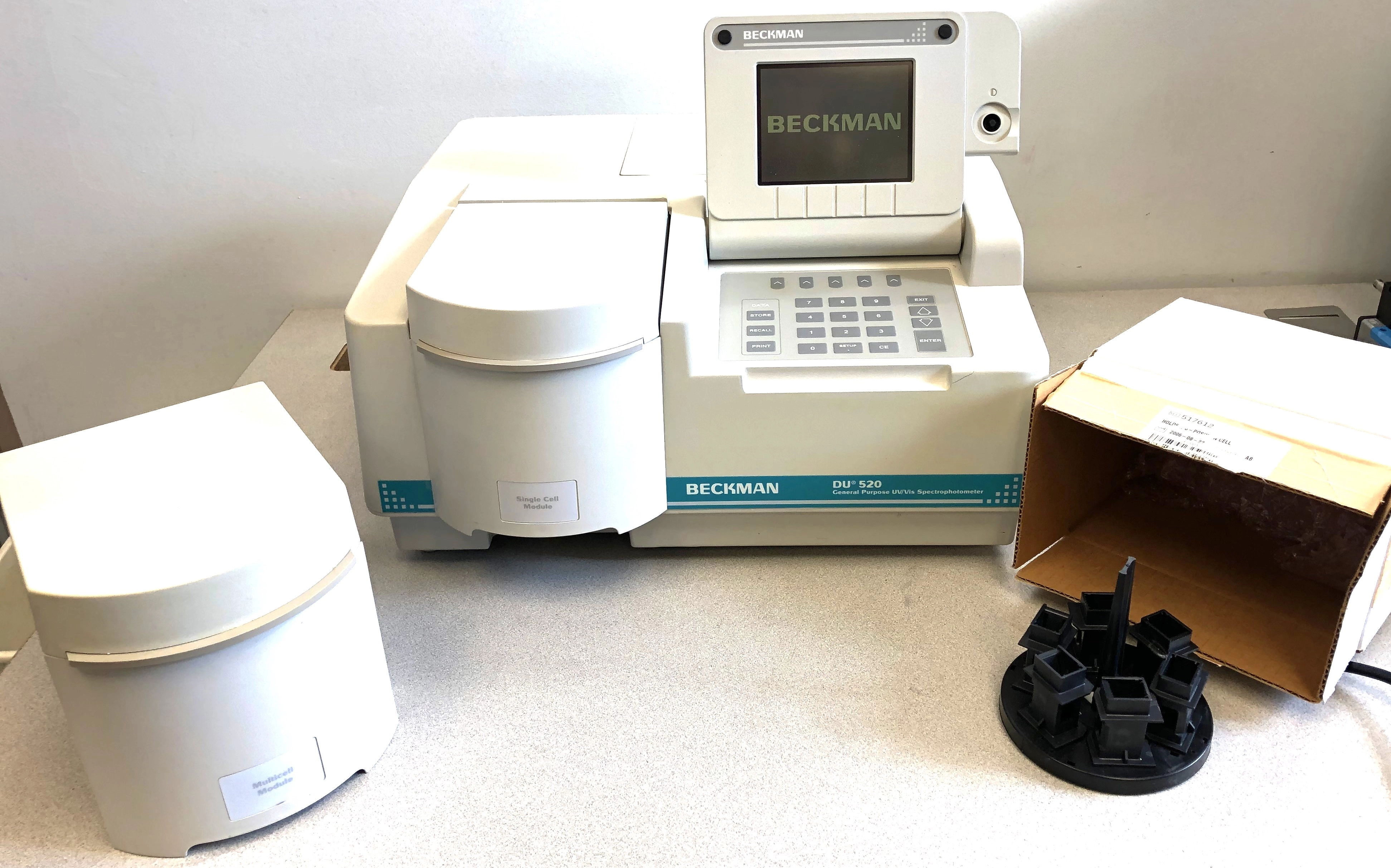 Beckman DU-520 UV-Visible Spectrophotometer (190 to 1100 nm)