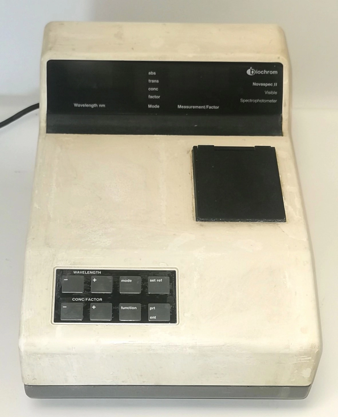 Biochrom Novaspec II Visible Spectrophotometer (325 to 900nm)