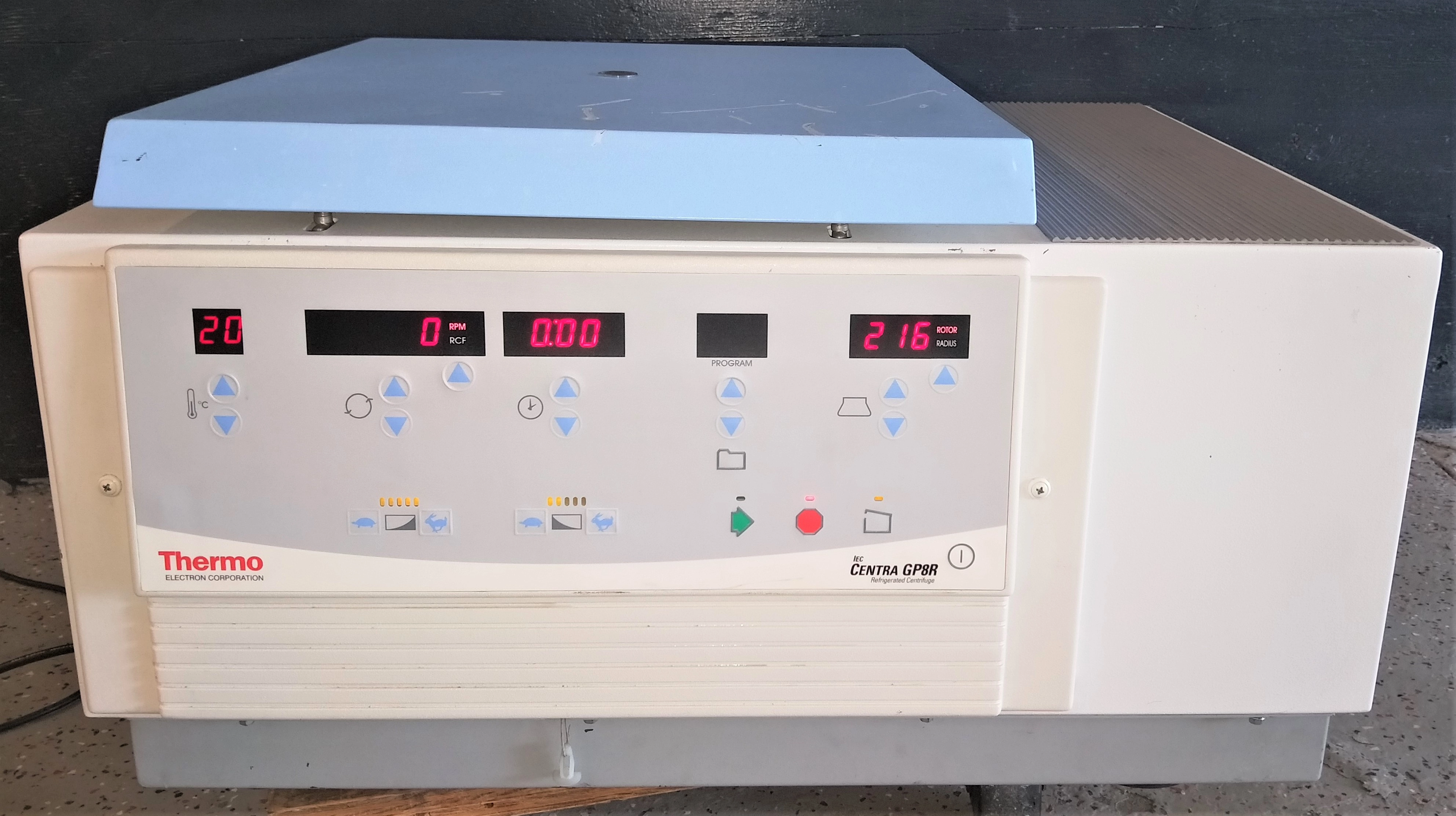 Thermo IEC Centra GP-8R Refrigerated Centrifuge with IEC 216 Rotor (4 x 750mL)