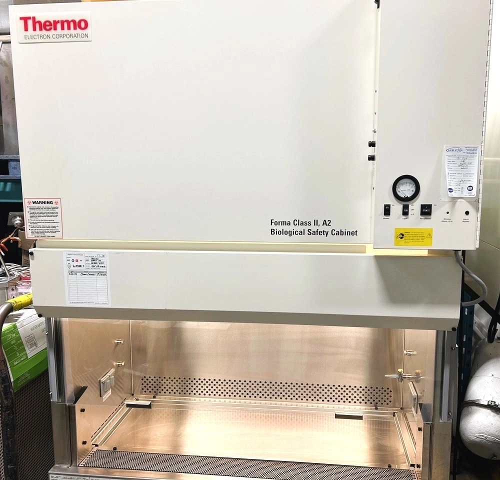 Thermo Forma 1284 4-Ft Class II Type A2 Biosafety Cabinet