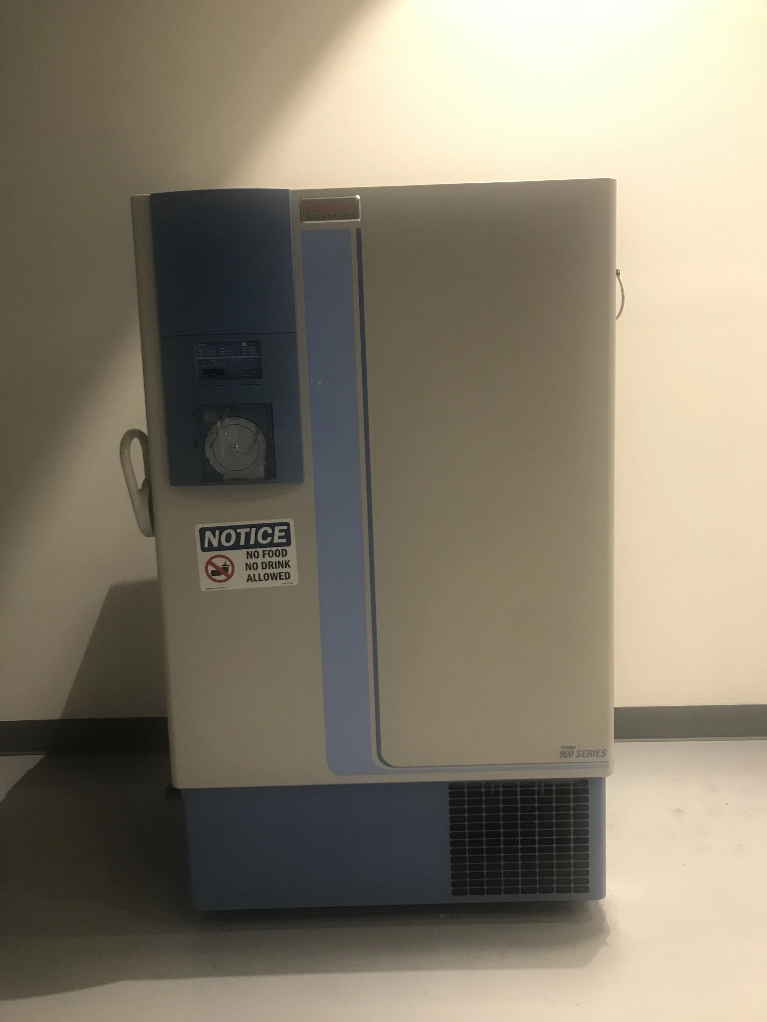 Thermo Fisher Scientific 907 Forma -86 Temperature Freezer With Accessories