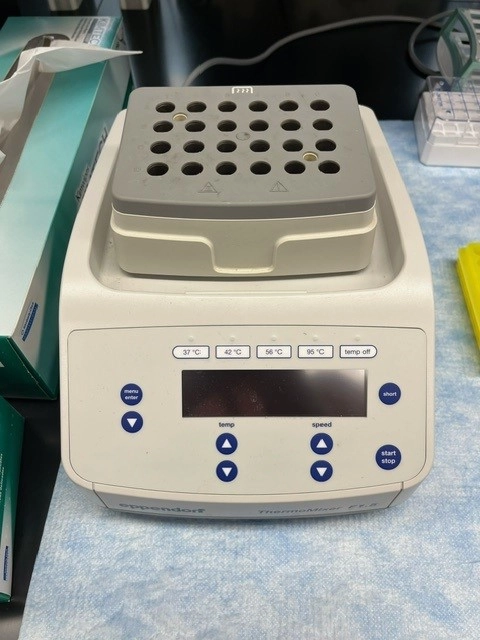 Eppendorf ThermoMixer F1.5 5384 Thermomixer