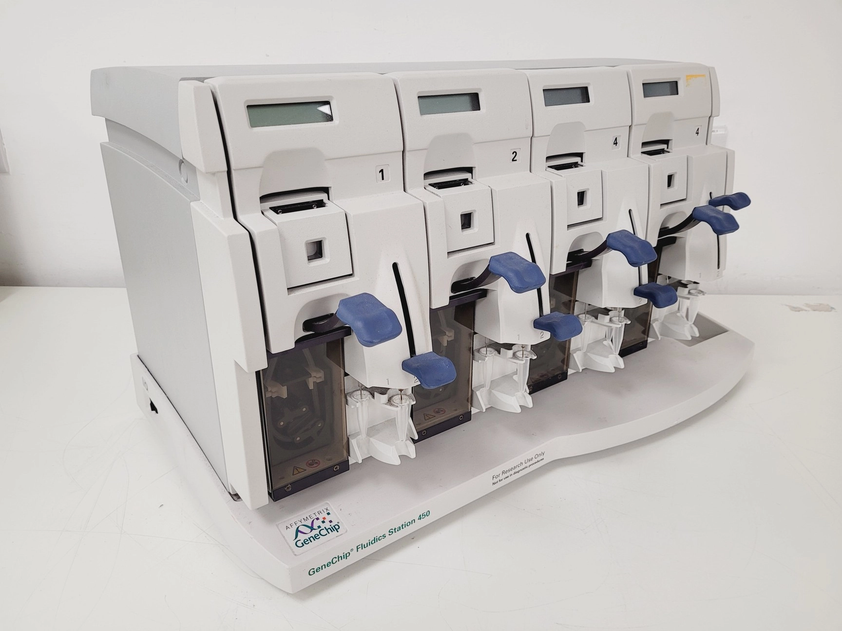 GeneChip Model 450/400 Fluidics Station Lab