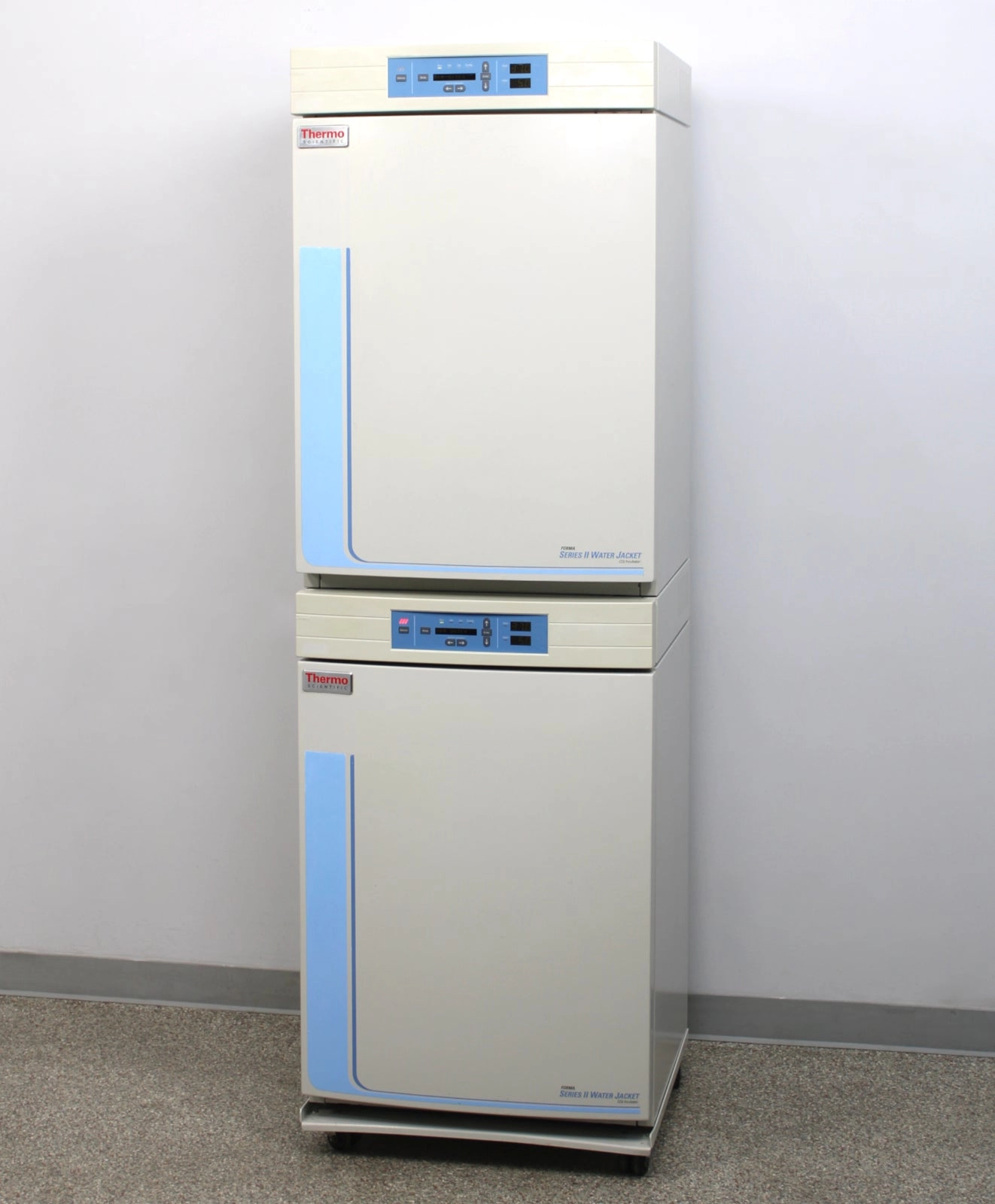 Thermo Scientific 3110 Forma Series II Water Jacket Double Stack CO2 Incubators