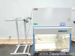 Lot 162 Listing# 1023285 Thermo Scientific 1300 Series A2 Biological Safety Cabinet 6Ft With Stand