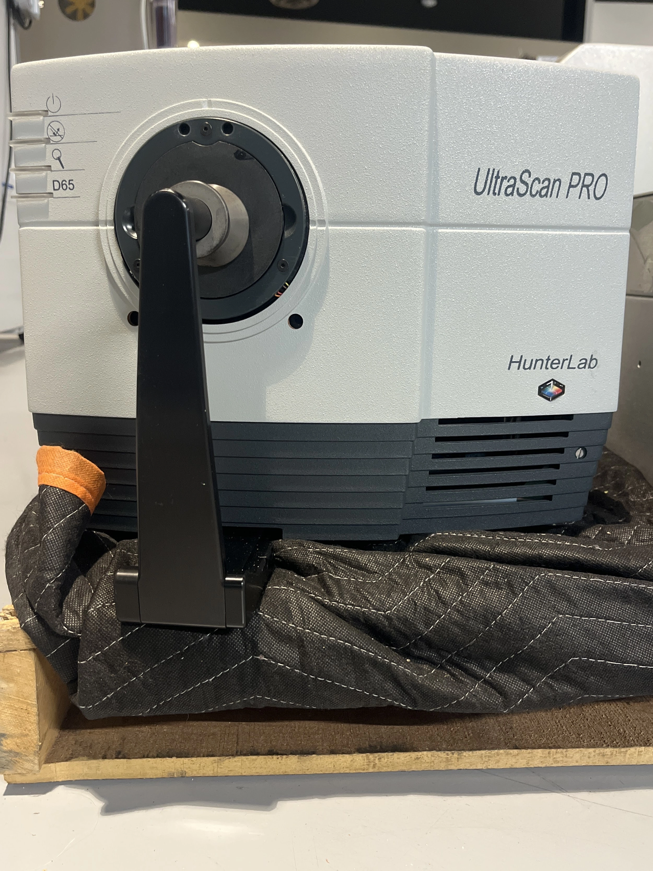 HunterLab UltraScan Pro Color Measurement Spectrophotometer With Accessories