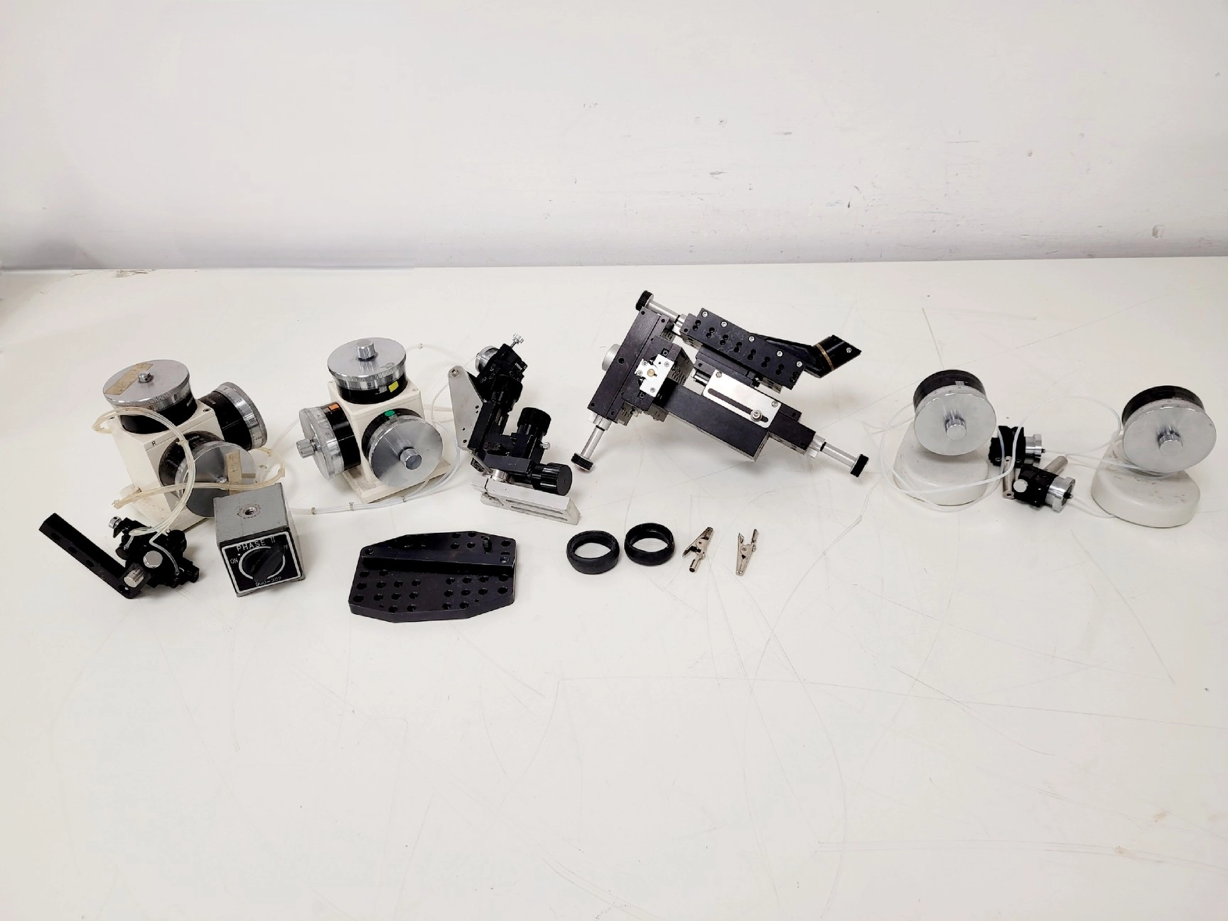 Narishige Model-M0-203, MMW-23 Micromanipulator Parts Lab