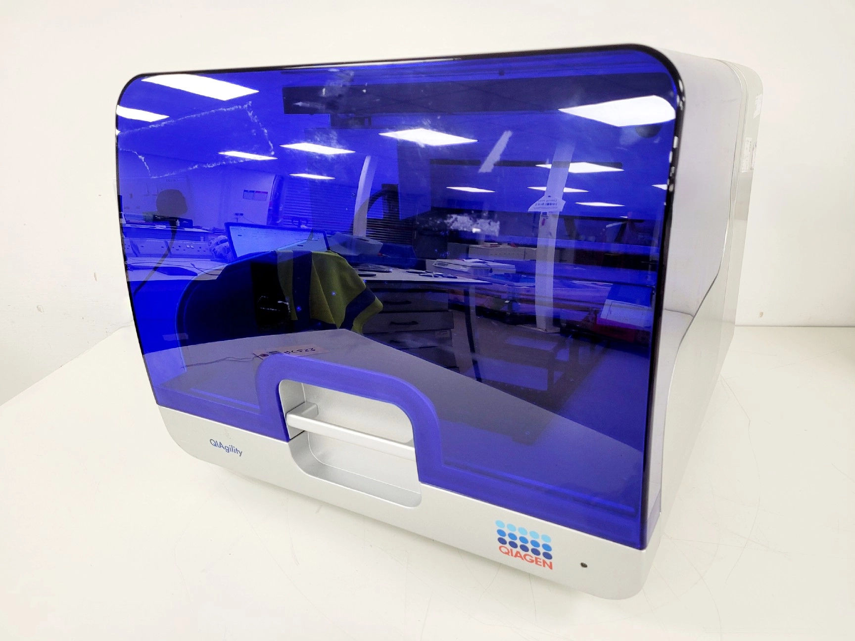 Qiagen QIAgility Automated PCR Prep System Lab