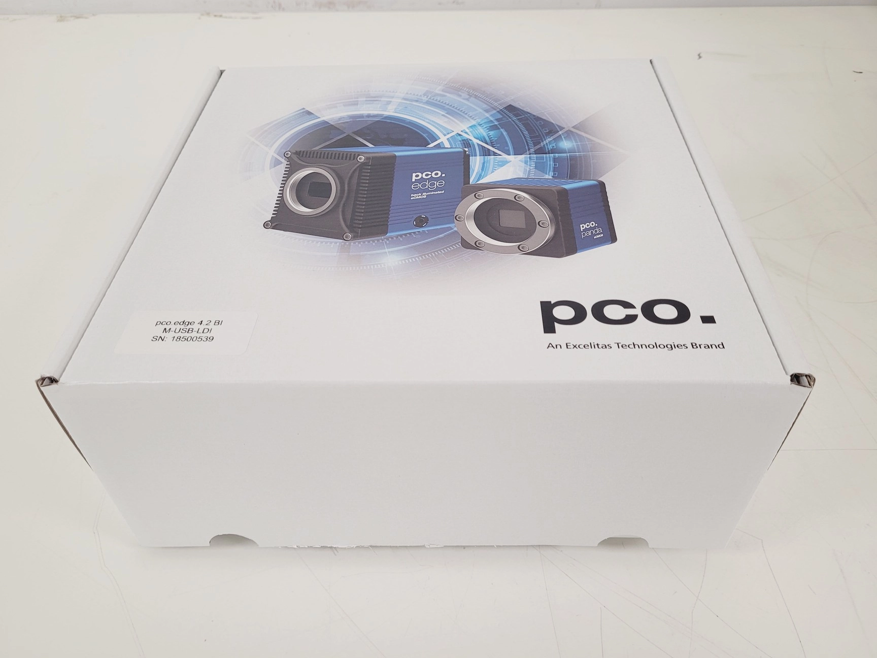 PCO. EDGE.4.2 Bi. USB : Back Illuminated SCMOS Cameras