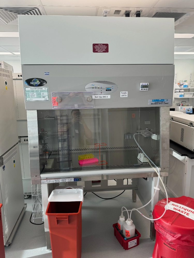 Nuaire LabGard ES Class II Type A2 4' BioSafety Cabinet