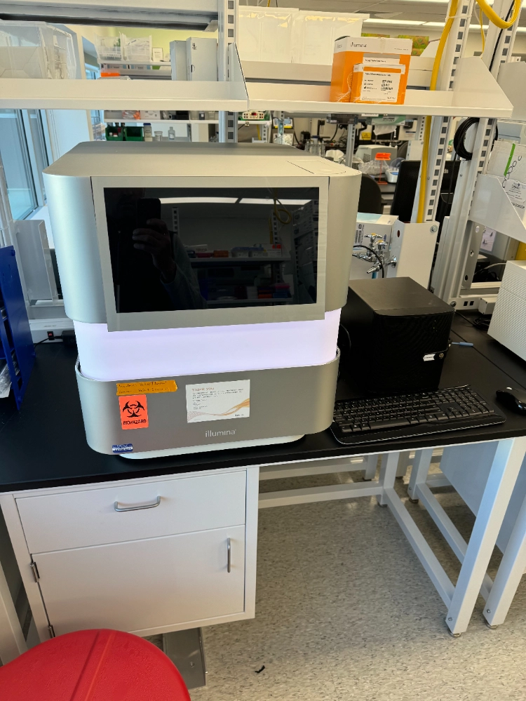 Illumina NextSeq 2000 Gene Sequencer