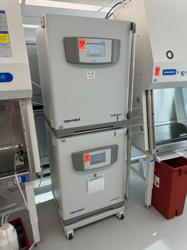 Eppendorf CellXpert C170i Double Stack CO2 Incubator