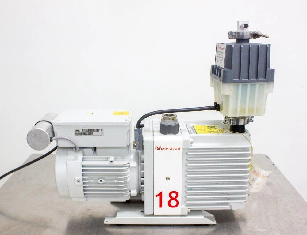 Edwards E1M18 Vacuum Pump 208V  - 3374916