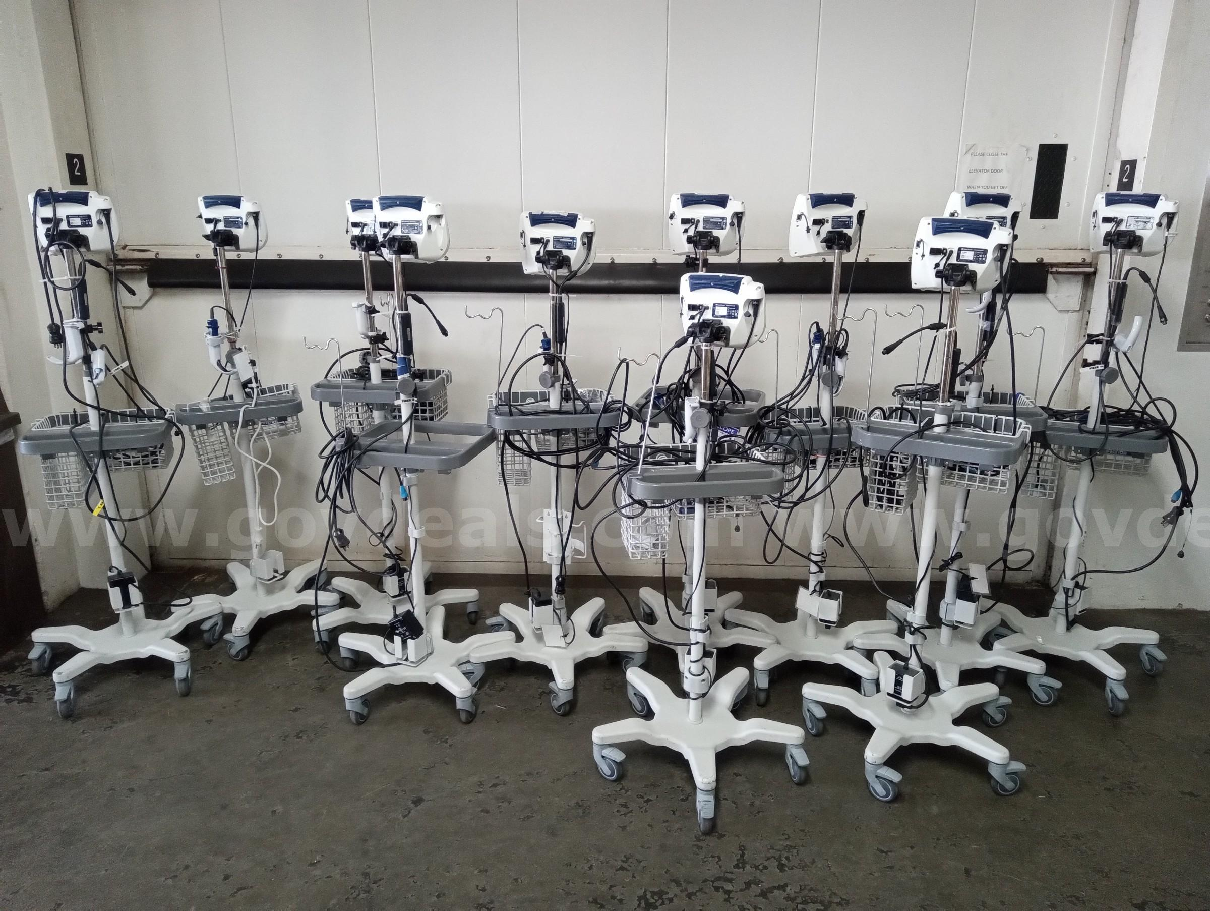 (11) VERATHON GLIDESCOPES VIDEO MONITORS (MODEL: 0570-0338) STAND & CABLES INCLUDED