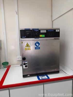 Memmert ULE 400 Incubator