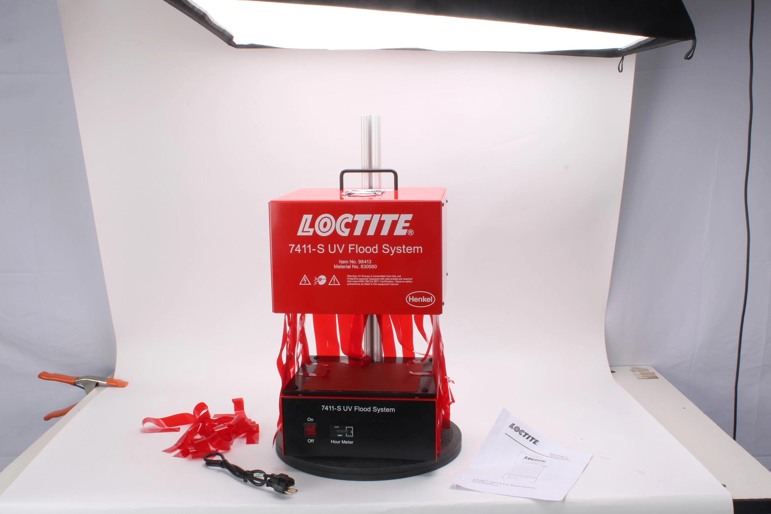 Loctite 7411-S UV Flood System 98413 - 9.9 Hours on Meter