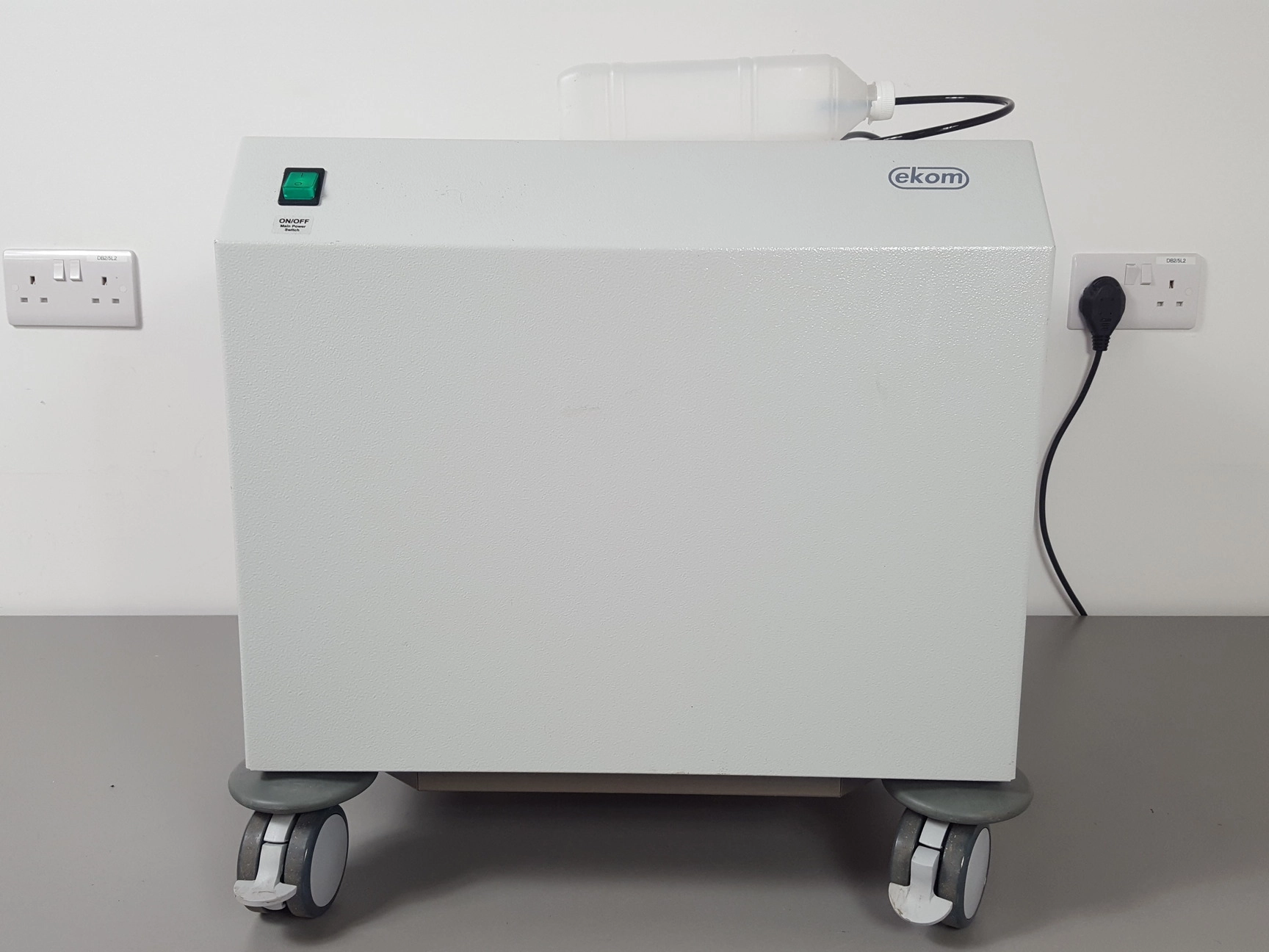 Ekom DK50-10 S/M Mobile Air Compressor Lab