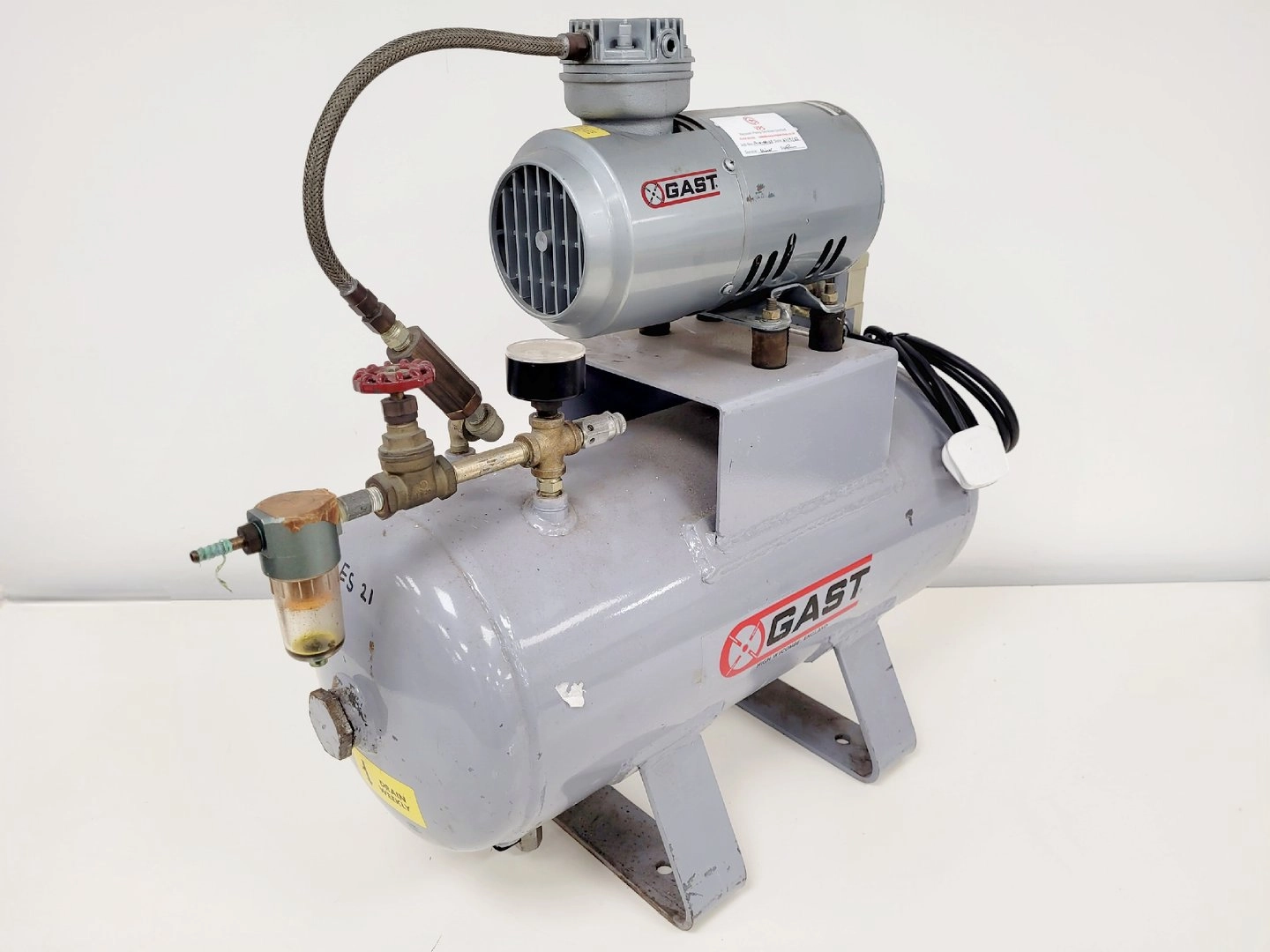 Gast Air Compressor  Model - 1HAE-10-P16Y 1HAE-700C-P16Y-1