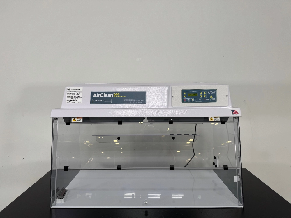 AirClean 600 PCR Workstation