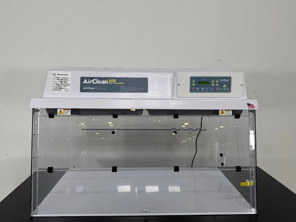 AirClean 600 PCR Workstation