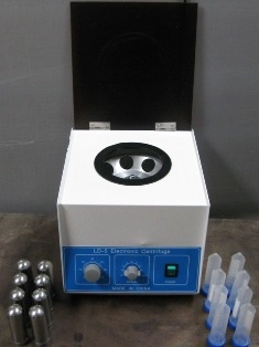 LD-5 ELECTRONIC CENTRIFUGE, WITH STAINLESS STEEL FIXED ANGLE EIGHT PLACE ROTOR POWER: 115 VOLTS, MA