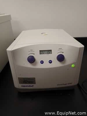 Lot 289 Listing# 968183 Eppendorf 5702 Laboratory Centrifuge