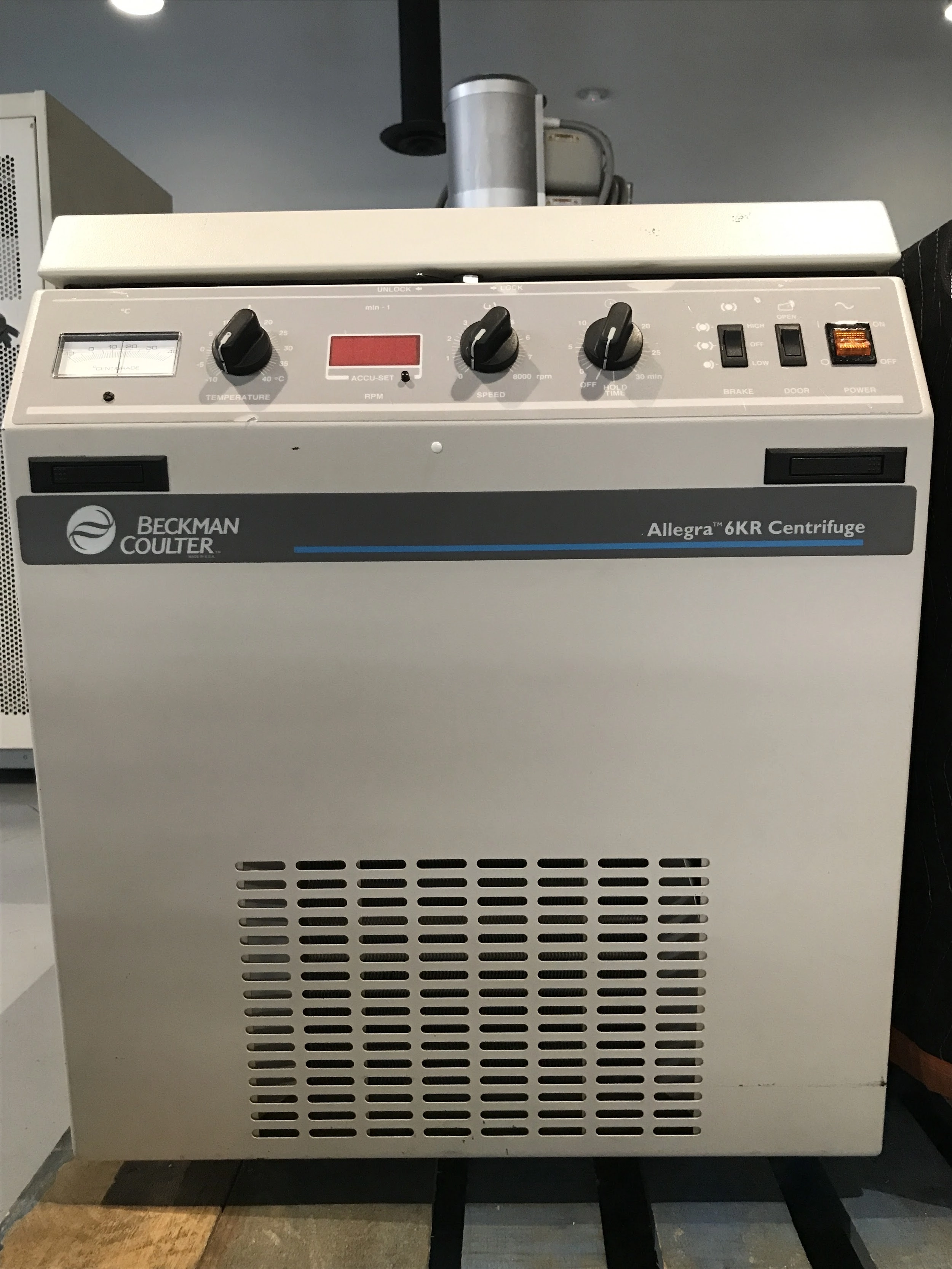 Beckman Coulter Allegra 6KR Refrigerated Centrifuge 8000RPM W/ GH 3.8 Rotor