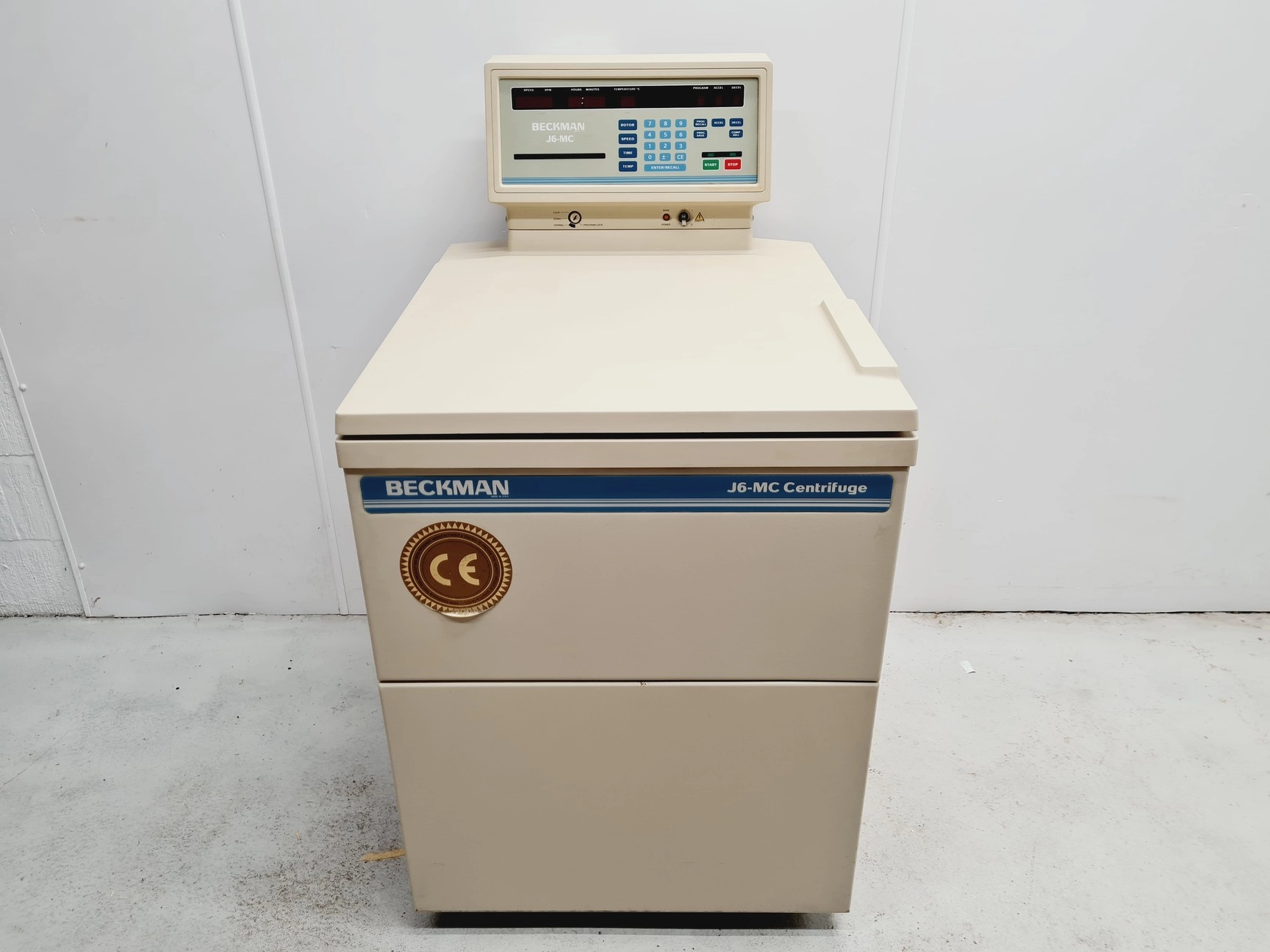 Beckman J6-MC Centrifuge with Beckman Coulter JS-4.2 Rotor Lab