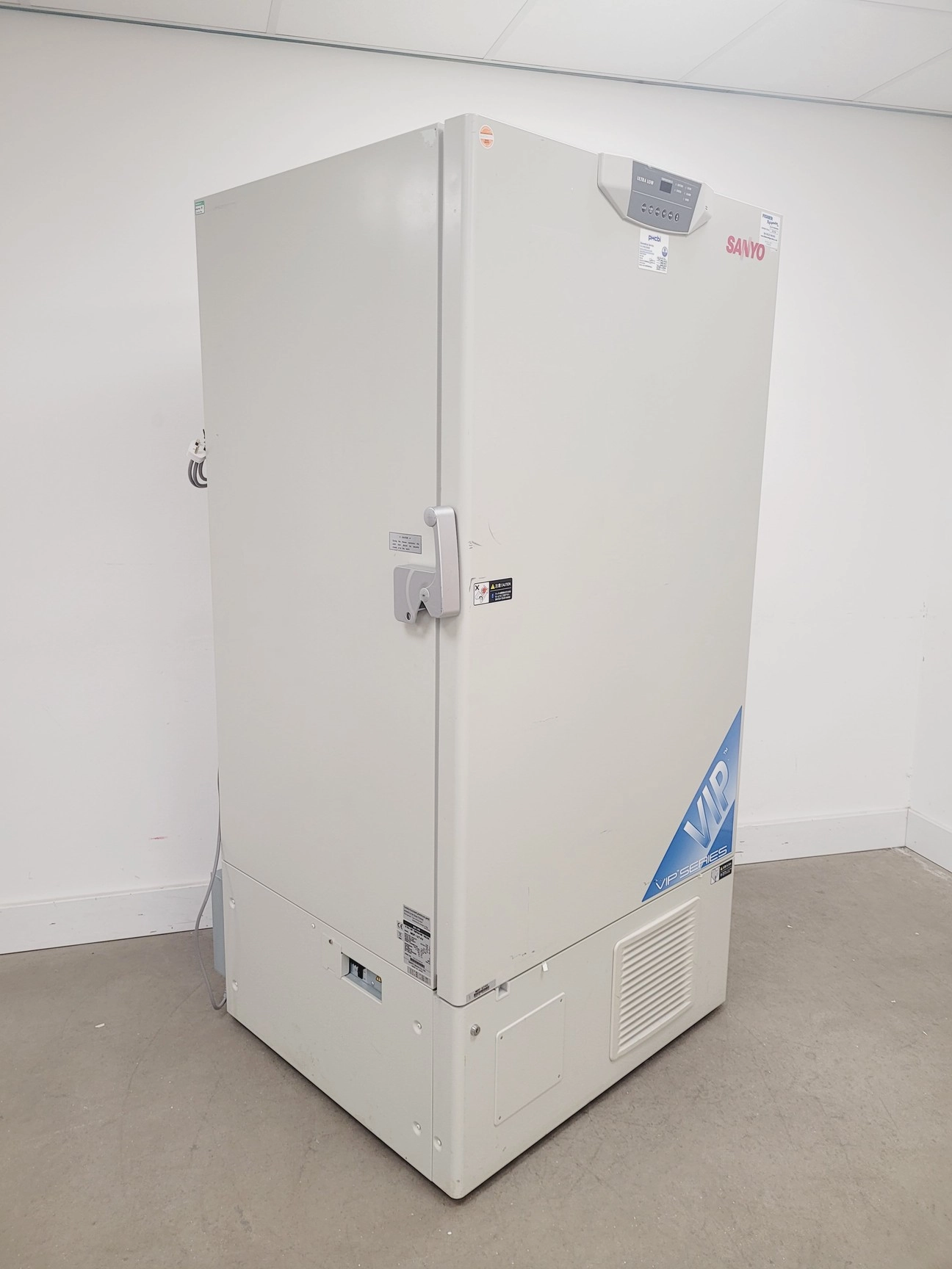 Sanyo -86 ULT Freezer - Model - MDF-U74V