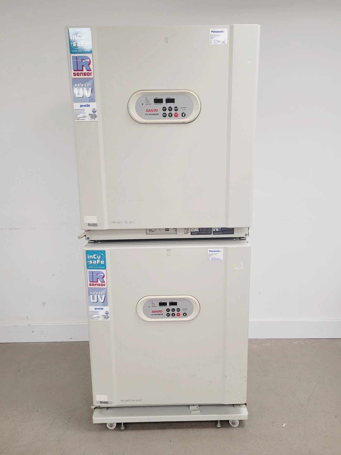 Double Stack Sanyo CO2 Incubator Model-MCO 20AIC Lab