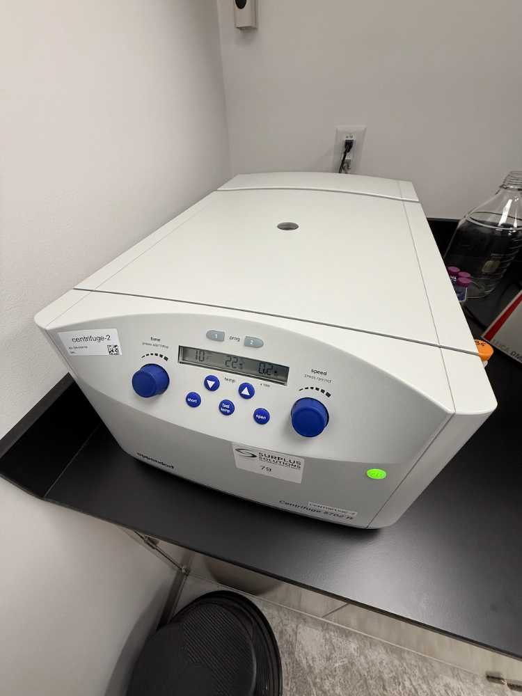 Eppendorf 5702R Centrifuge