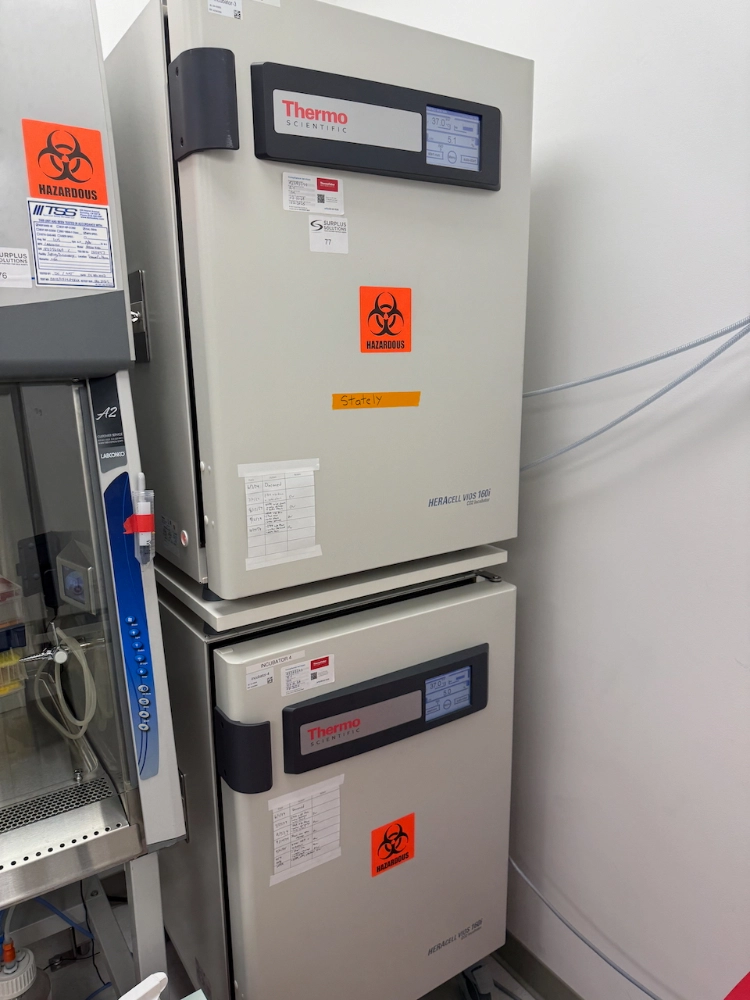 Thermo Scientific Vios 160i Double Stack C02 Incubator