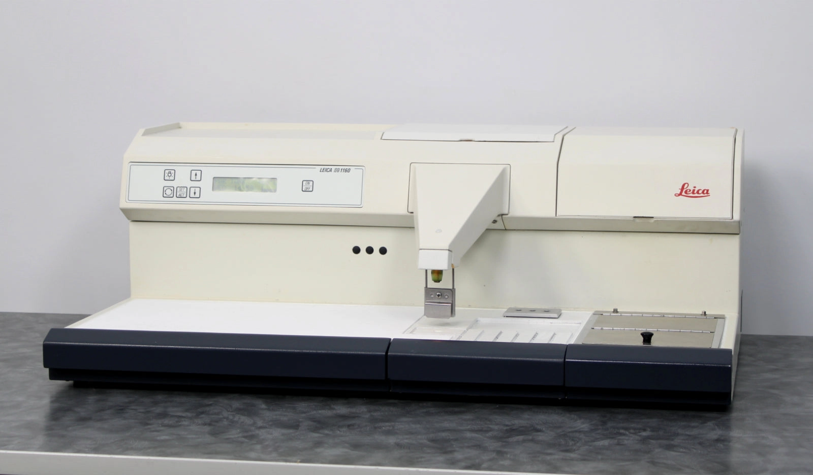 Leica EG1160 Tissue Embedding Center with Cold Plate 038630527