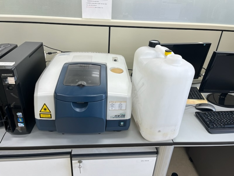 JASCO FTIR-4200 FOURIER TRANSFORM INFRARED SPECTROMETER  With Power supply