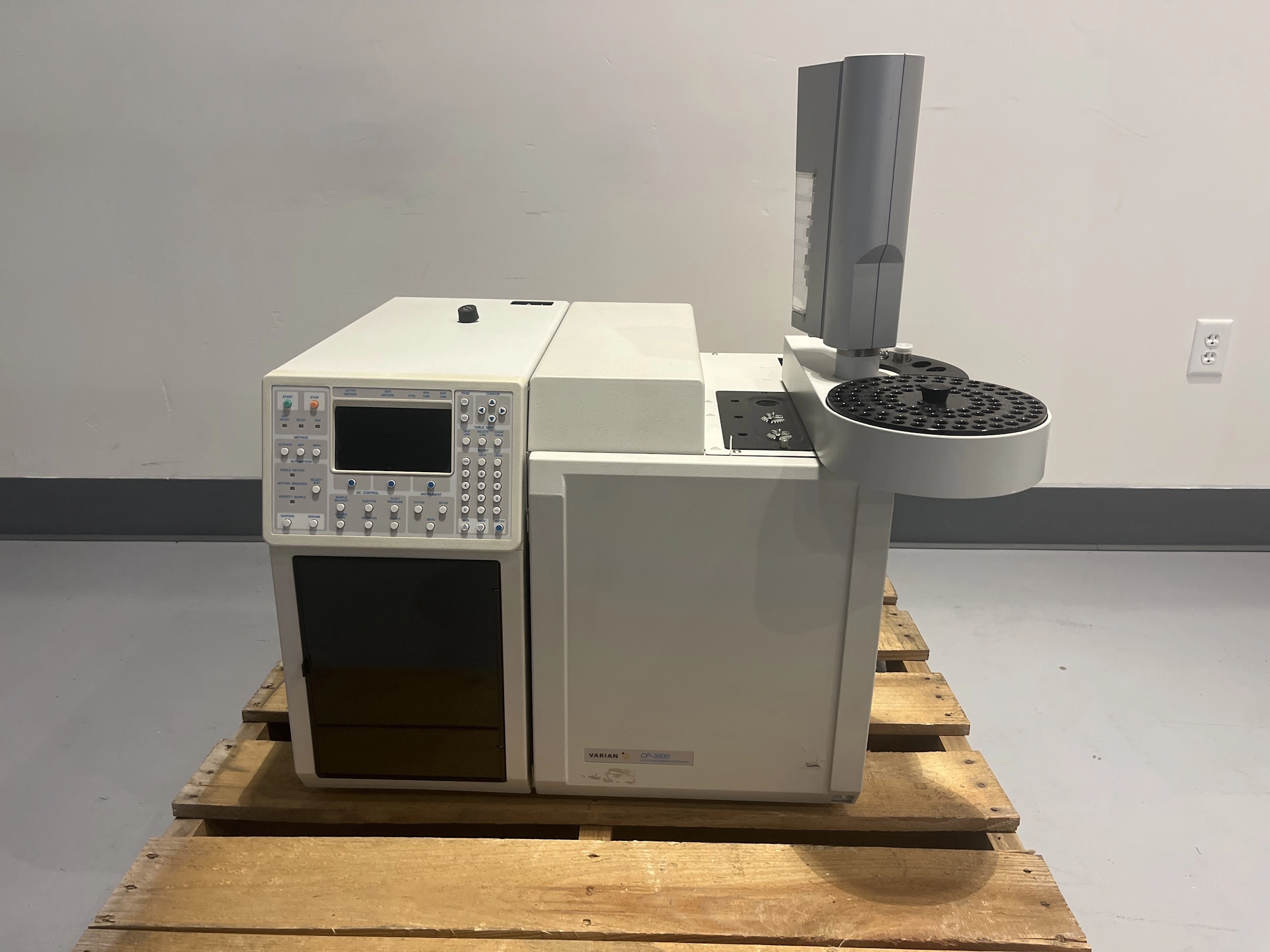 Varian CP-3800 Chromatography System With CP-8400 Autosampler